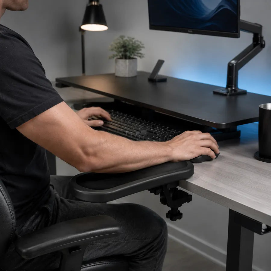 Robert H. black desk setup review photo